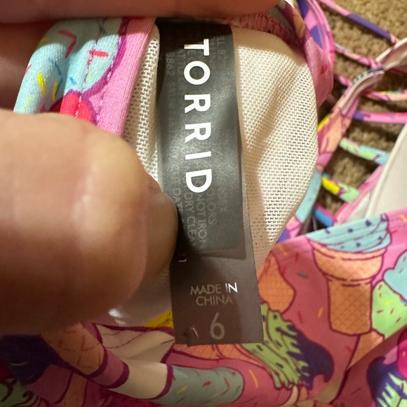 Torrid Women’s Wireless High Neck Lattice Bikini Top Pink Ice Cream Cone Size 6 - Picture 6 of 6